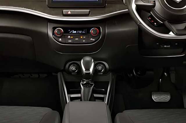 Harga Mobil Suzuki Interior XL7